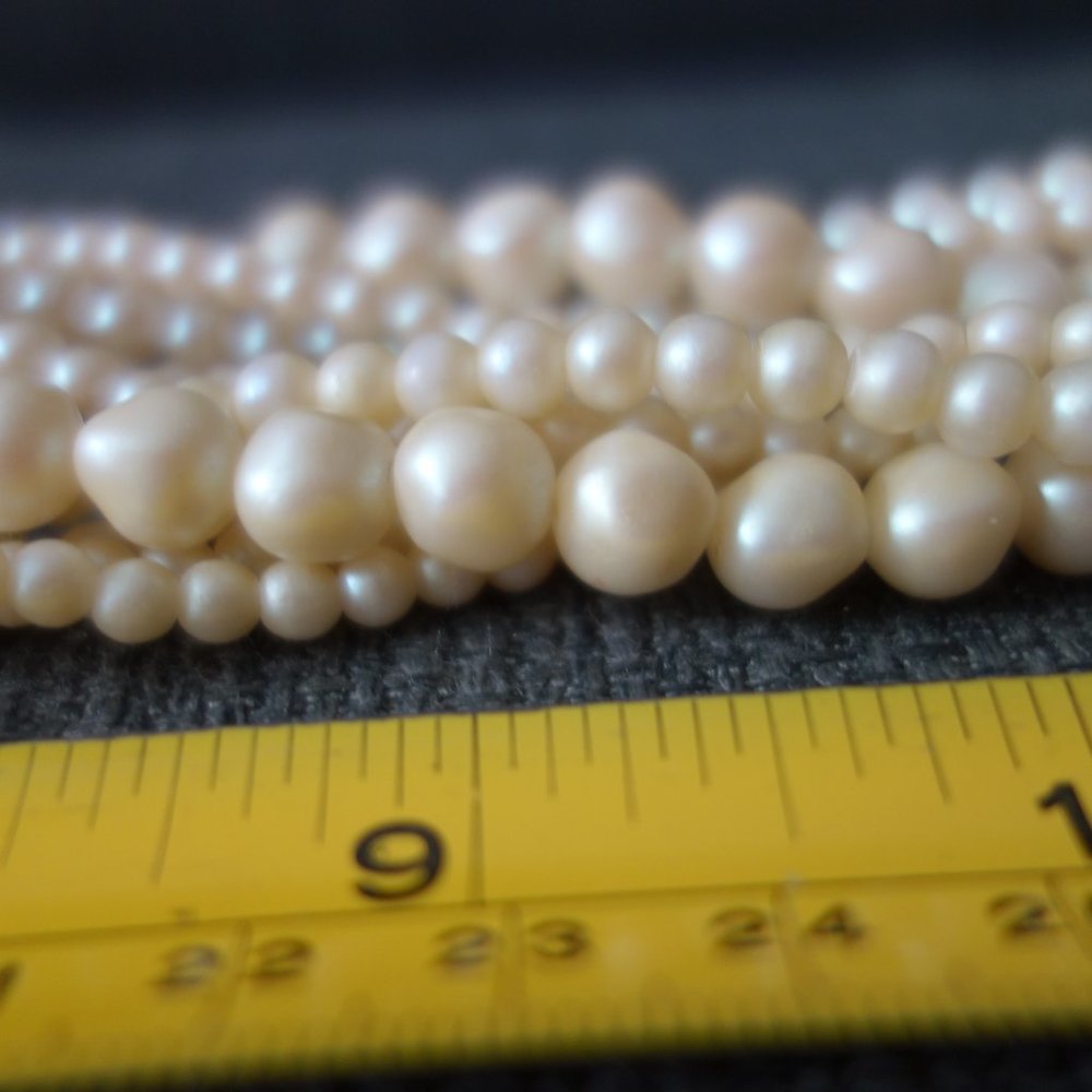 Pearl Necklace - Picture 6 of 7